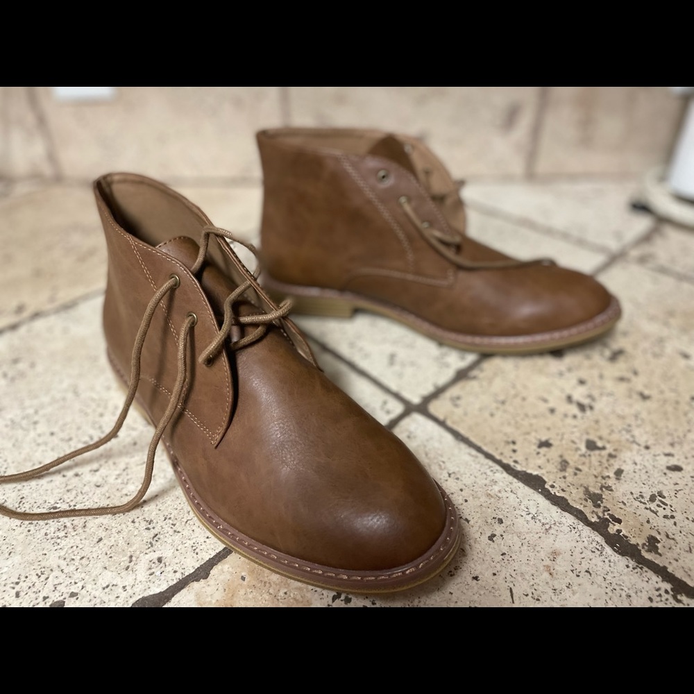Mens Brown dress/ casual shoes . Size 10 . Worn once